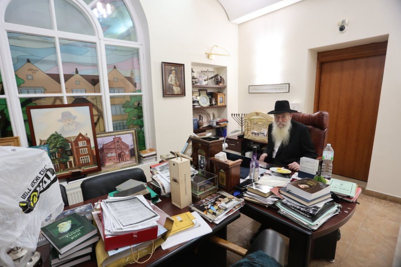  מרדכי לובעצקי