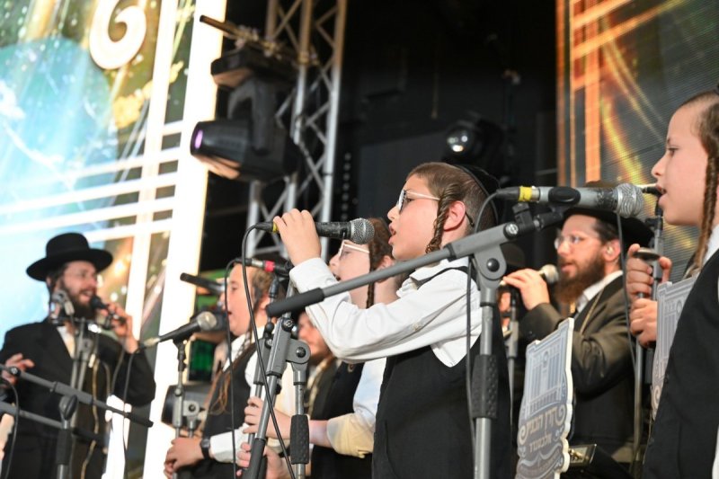 באדיבות המצלם