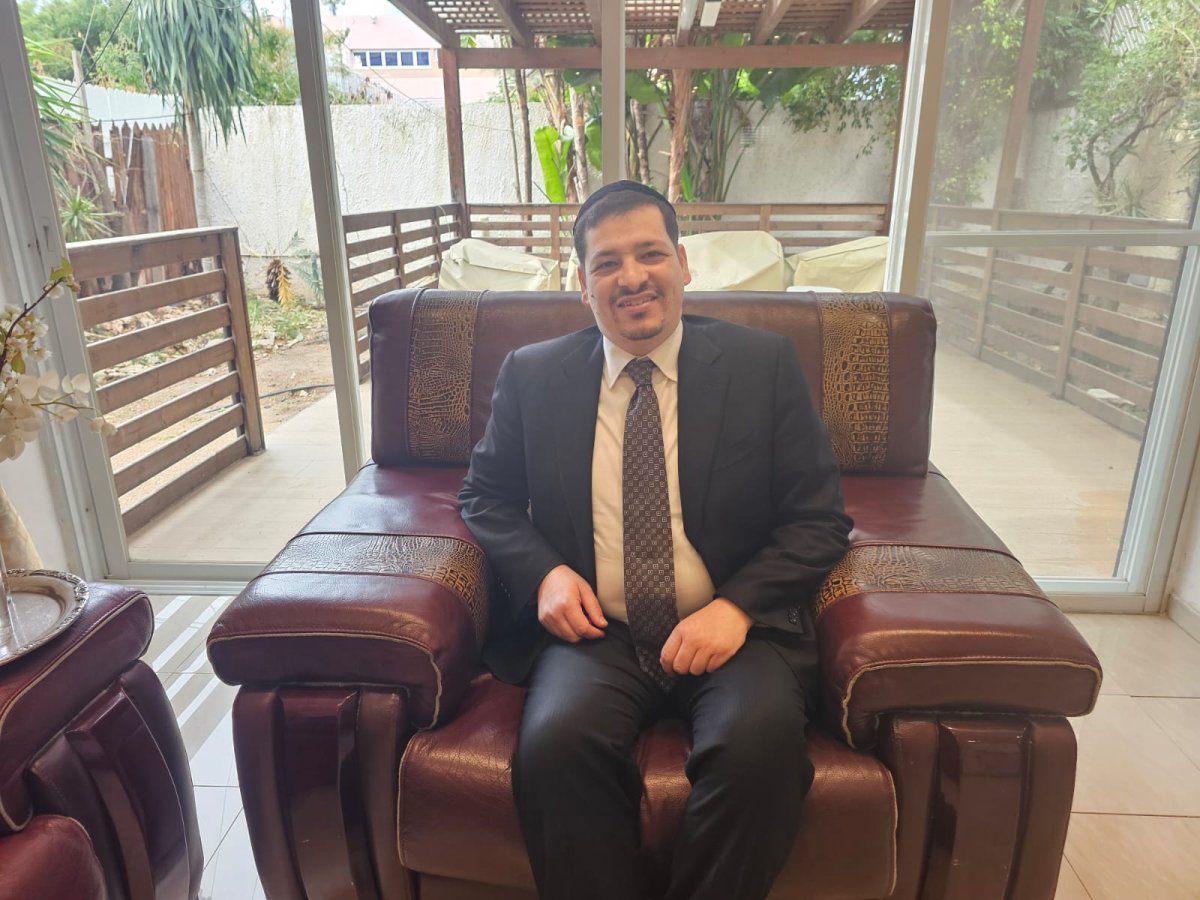 <blat>בחדרי חרדים</blat>