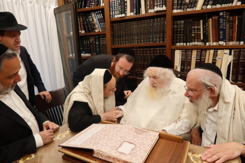 באדיבות המצלם