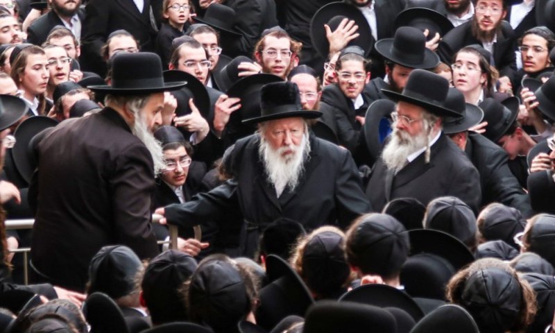 האדמו"ר מגור עבר ניתוח קטרקט בעיניו; בנו בישר על ההצלחה