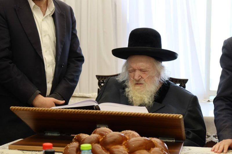 באדיבות המצלם