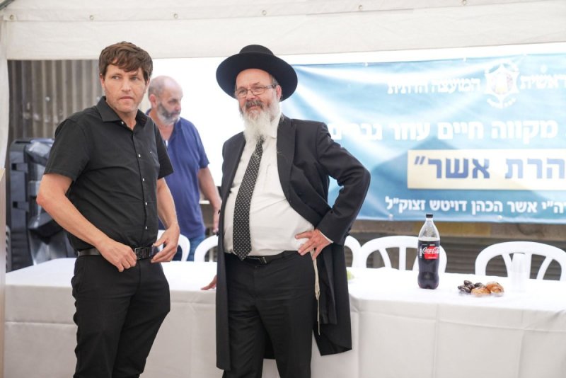 באדיבות המצלם