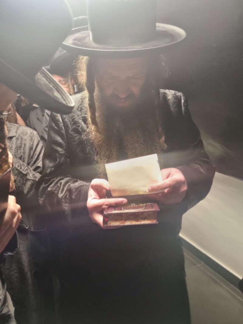 באדיבות המצלם