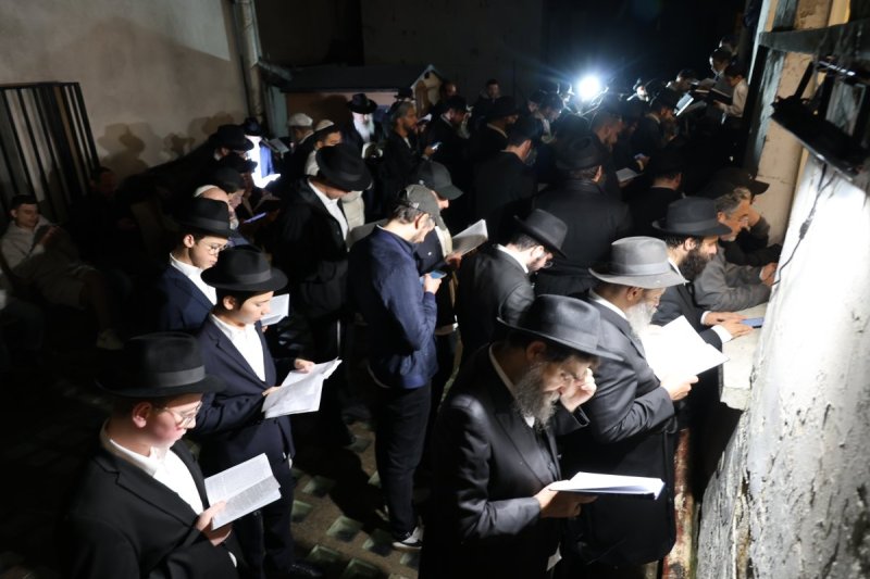 מרדכי לובעצקי