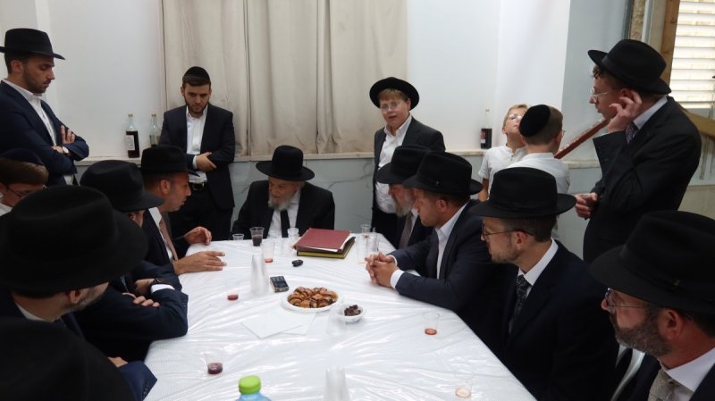 באדיבות המצלם