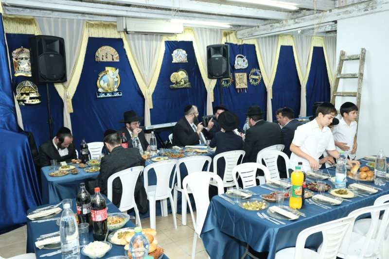 באדיבות המצלם