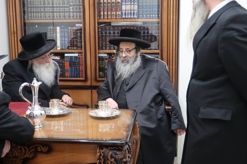 באדיבות המצלם