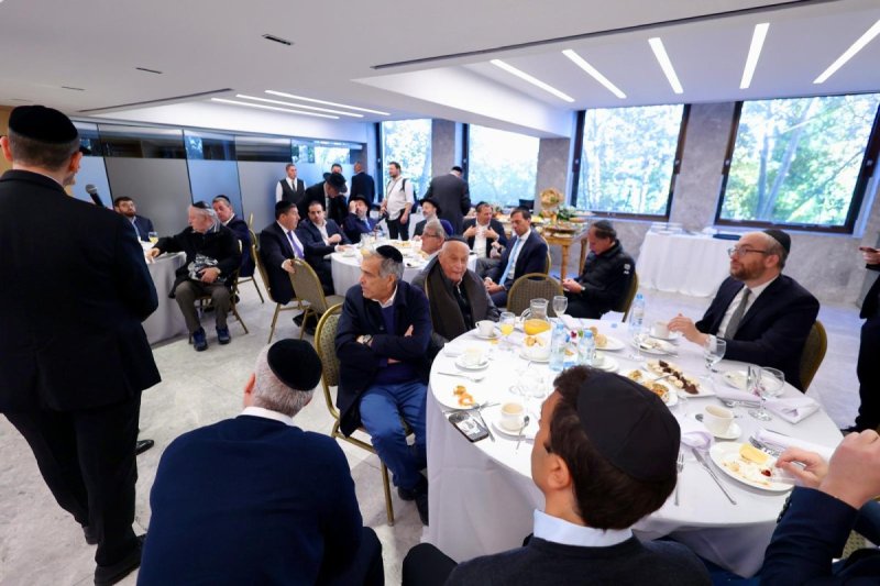 דניאל נפוסי ומאיר זלזניק
