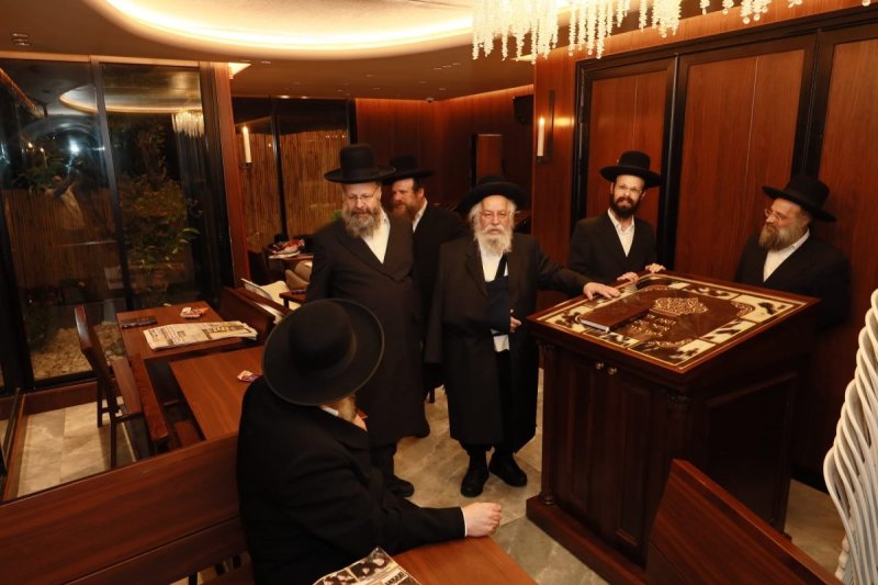 באדיבות המצלם
