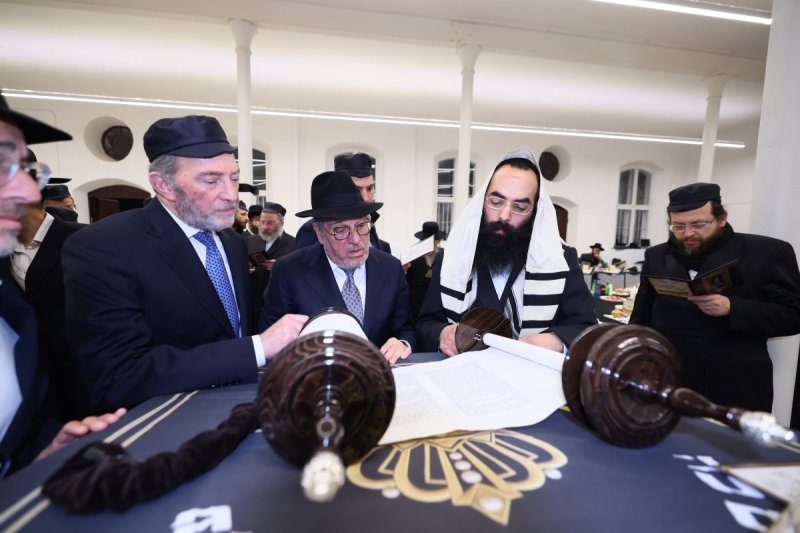 באדיבות המצלם