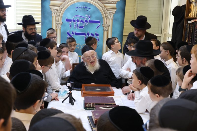 באדיבות המצלם