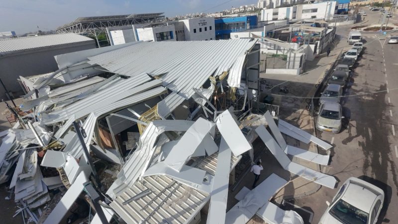 באדיבות המצלם