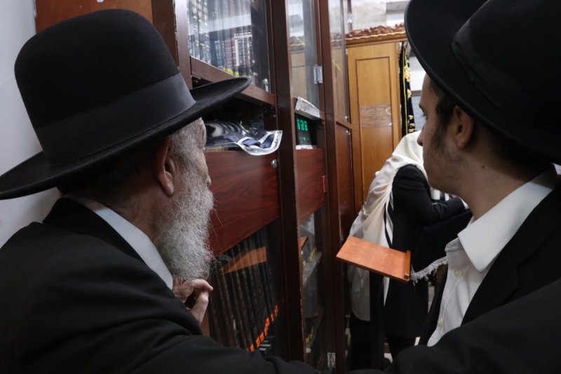 באדיבות המצלם