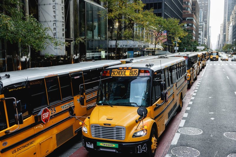 האחים לאנטשעווסקי, אברומי בלום, ד. ה. כרם, אייזיק. י, Clear shot