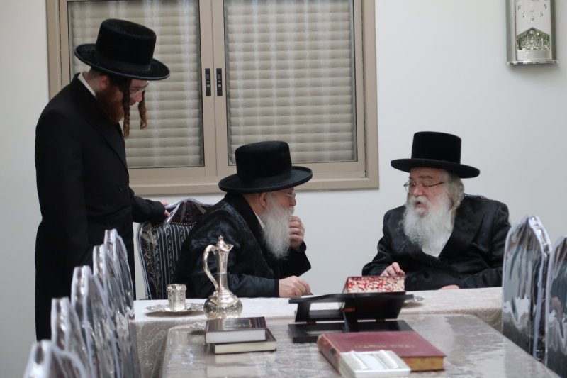 באדיבות המצלם