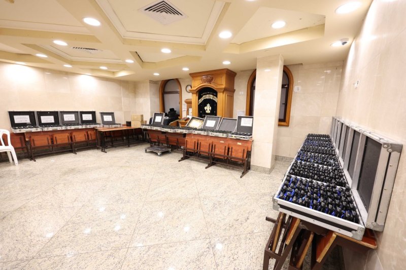 משה גולדשטיין, א. איזנבאך וארי קופרשטוק.