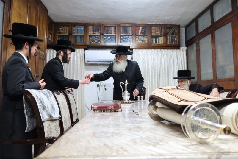 באדיבות המצלם
