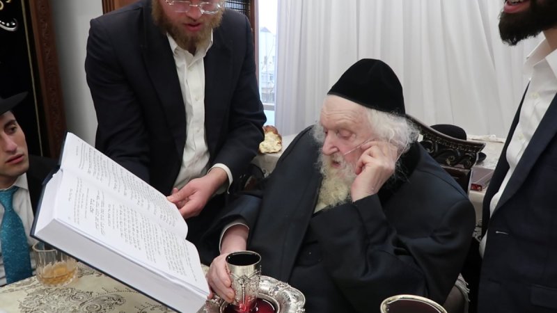 באדיבות המצלם