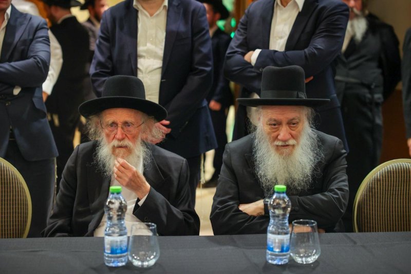 דניאל נפוסי ומאיר זלזניק