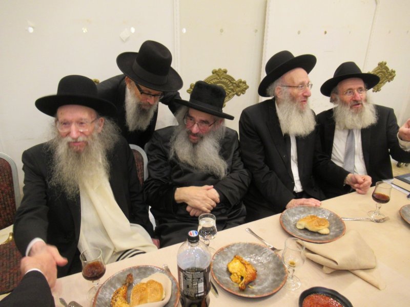 באדיבות המצלם