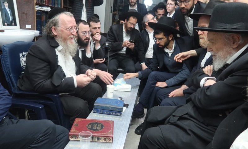 הגר"ש שפיגל סיפר למנהיג עולם התורה על הנס של האח השלישי | צפו