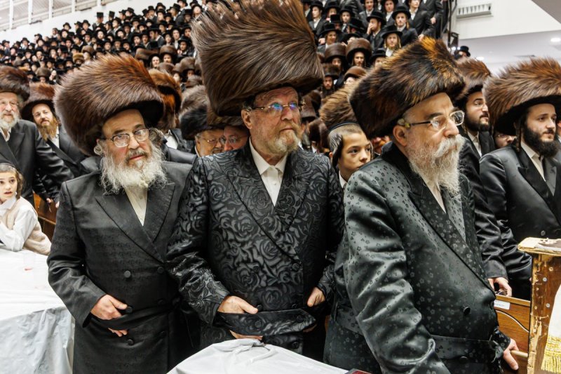 האחים לאנטשעווסקי ואייזיק ג.