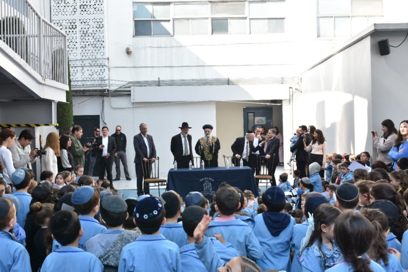 באדיבות המצלם