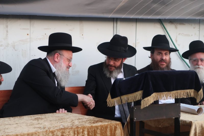 באדיבות המצלם