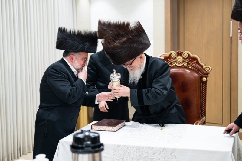 אלי וואהל, איצי מ.