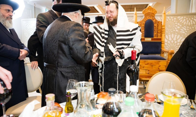היועץ האסטרטגי חגג ברית לבנו: האדמו"רים הגיעו להשתתף