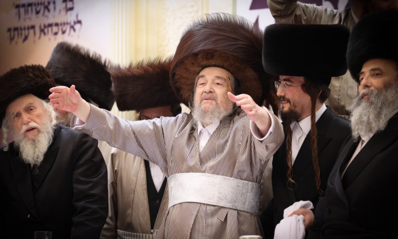 בַּחֲצַר גִּנַּת בִּיתַן הַמֶּלֶךְ: משתה היין אצל הגרי"מ שכטר