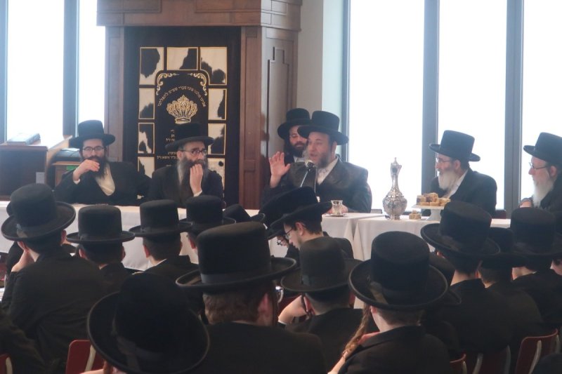 באדיבות המצלם