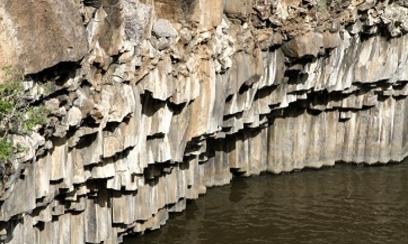 שימו לב: אזהרה למטיילים! זיהום חריג התגלה בבריכה הפופולארית