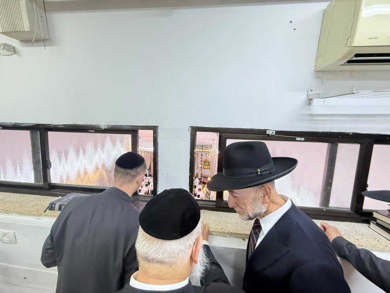 באדיבות המצלם