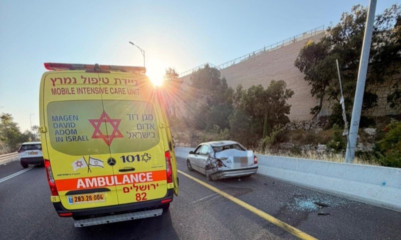אסון בכביש 1: נהג שיצא לתקן תקר ברכבו נפגע ונהרג&nbsp;&nbsp;