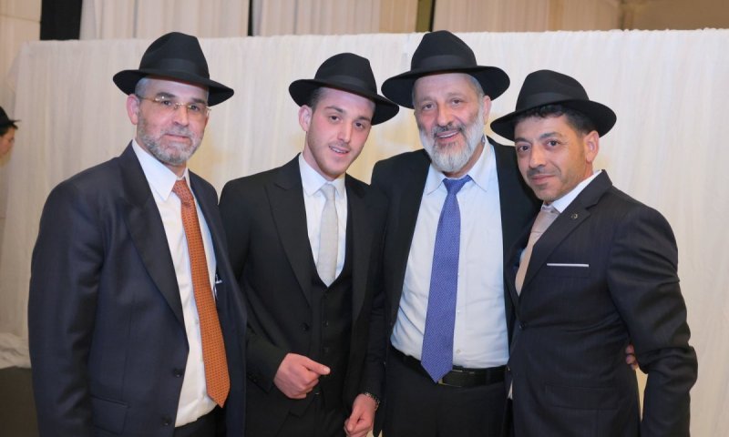 יו"ר המועצה הדתית בצפת השיא את בנו - מי בא לברך? | גלריה