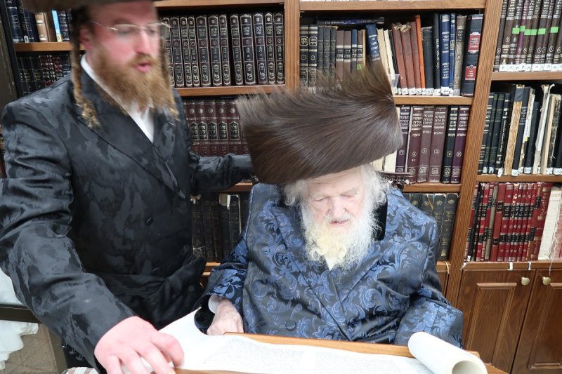 דניאל נפוסי