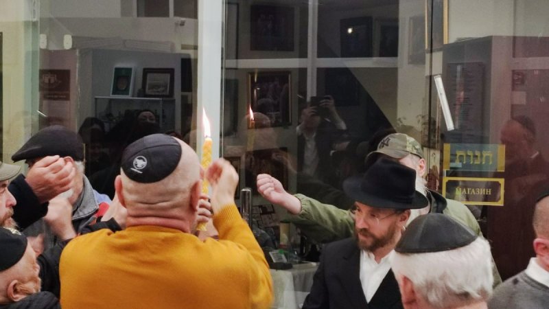 באדיבות המצלם