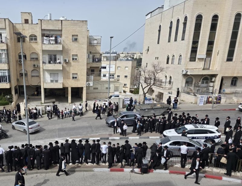 באדיבות המצלם