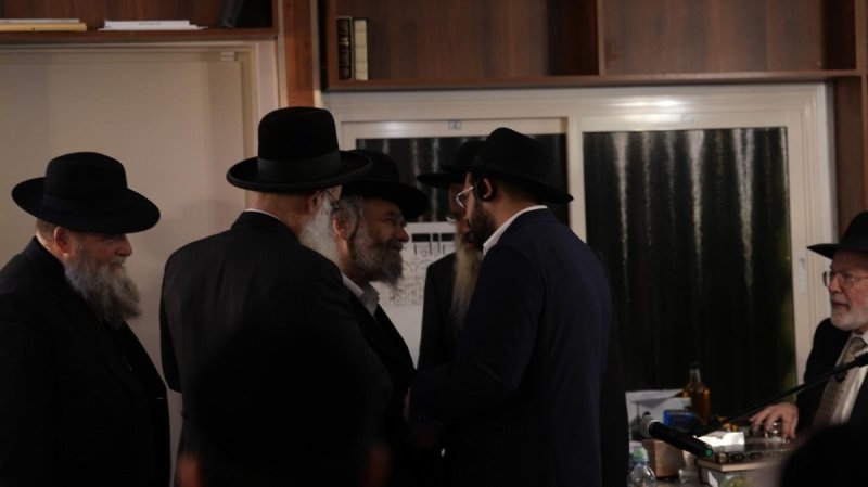 באדיבות המצלם