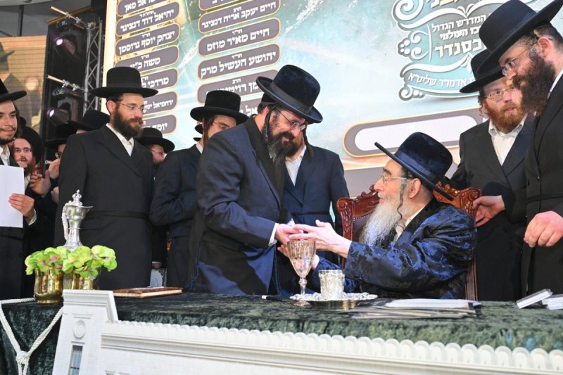 באדיבות המצלם