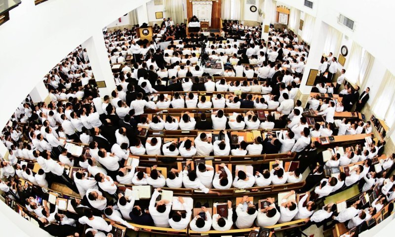 הנגיד הפתיע בליל הושענא רבה: עוד 700 ש"ח לכל אברך בישיבת מיר