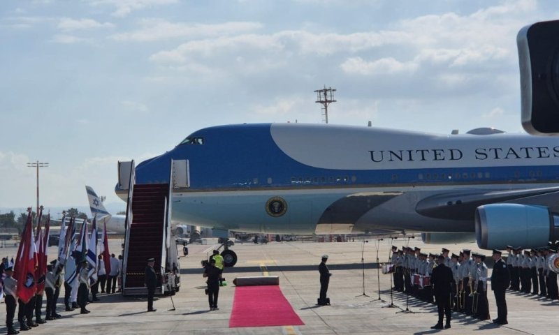 בדרך לדאבוס: מטוסו של טראמפ נאלץ לחזור על עקבותיו - זו הסיבה