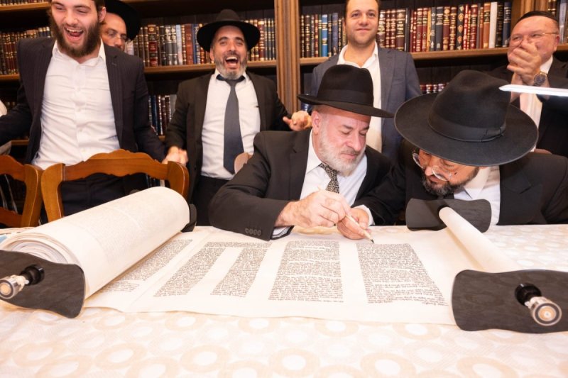 באדיבות המצלם