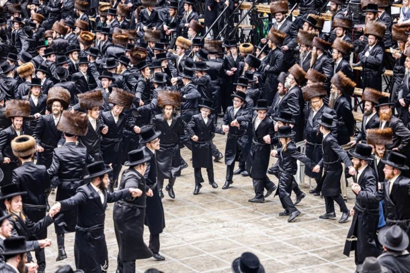 אלי וואהל, איצי מ.