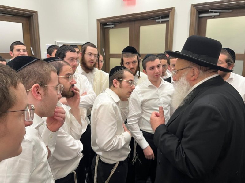 באדיבות המצלם