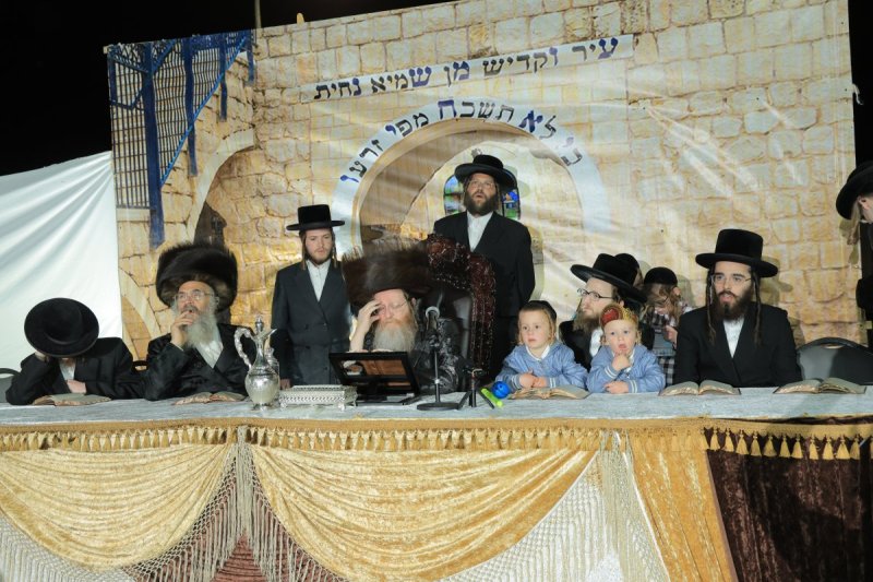 באדיבות המצלם