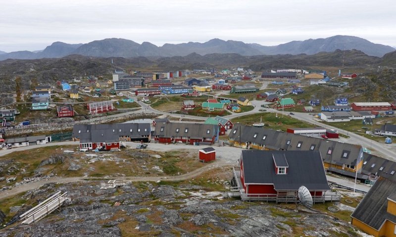 הסחיטה הצרפתית: טראמפ מאיים ב-200% מכס כדי לכופף את מקרון