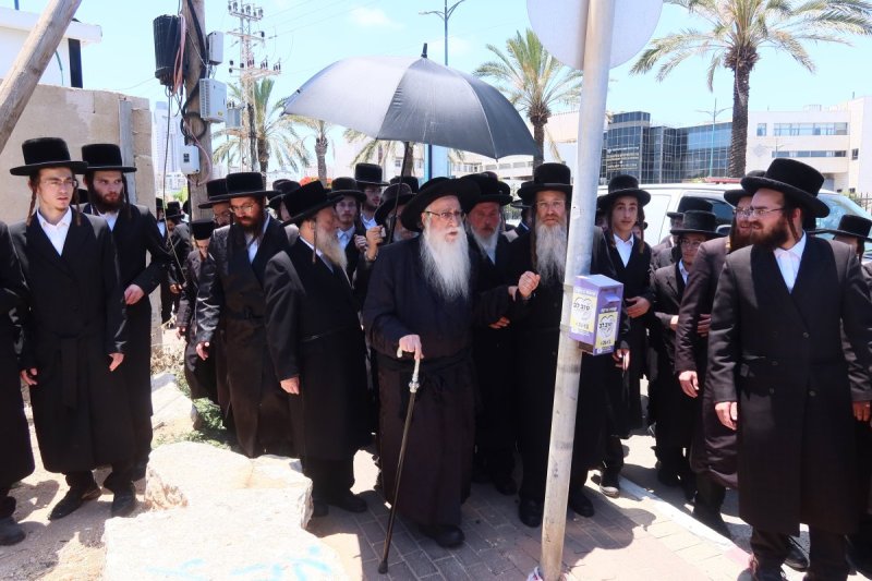 באדיבות המצלם